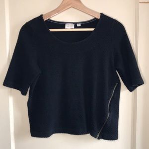 Anthro Postmark textured top with accent zipper